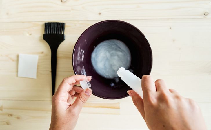 白髪染めと髪の関係